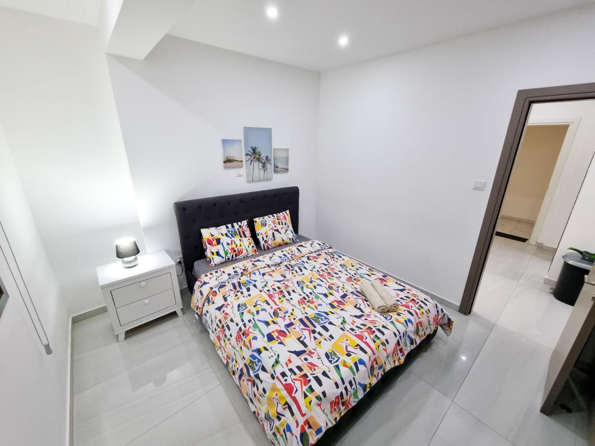 Sea La Vie Seaview Apartment Lárnaka Kültér fotó