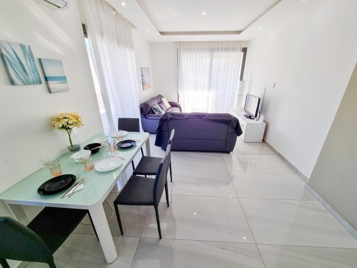 Sea La Vie Seaview Apartment Lárnaka Kültér fotó