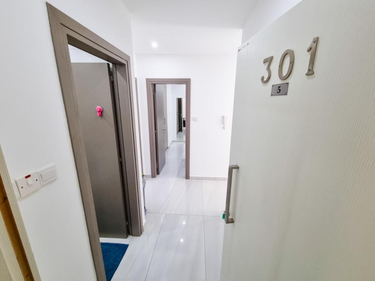 Sea La Vie Seaview Apartment Lárnaka Kültér fotó